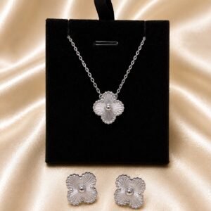 Locket 5