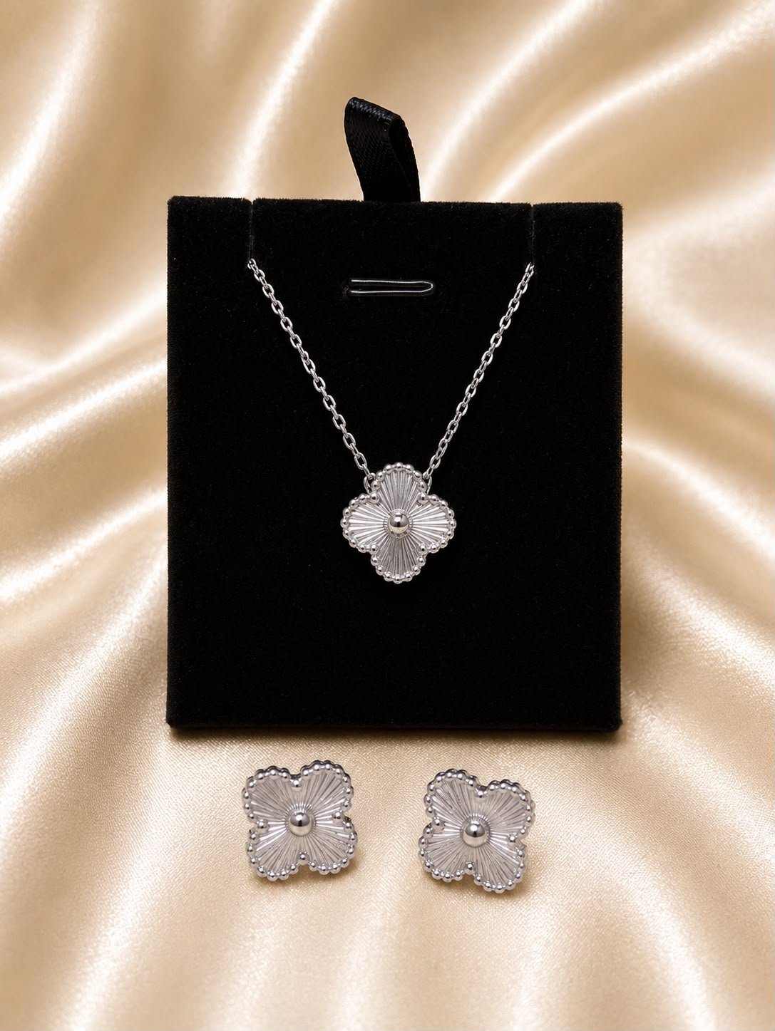 Locket 5