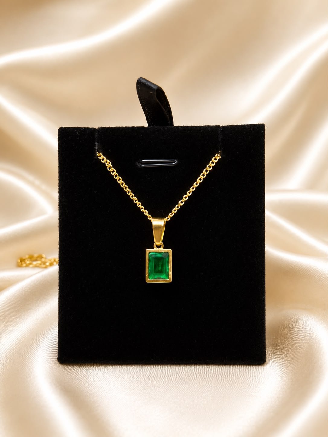 Pendent 13